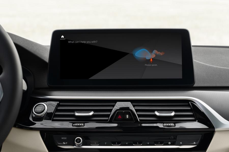 Детали интерьера BMW 530i Touring Luxury Line (G31) 2020 года  (WW) (фото 48 из 73)